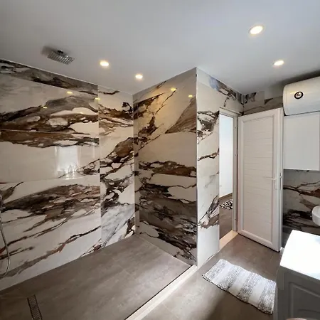 Gold Penthouse Διαμέρισμα Τίρανα
