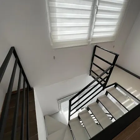 Gold Penthouse Διαμέρισμα Τίρανα
