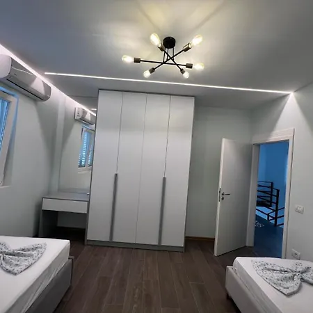 Gold Penthouse Τίρανα